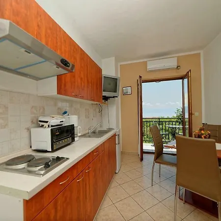 Holiday Homes In Rabac 36078