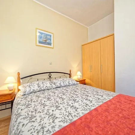 Hébergement de vacances Holiday Homes In Rabac 36078 Brovinje