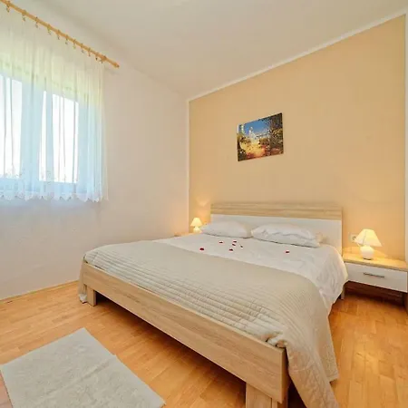Holiday Homes In Rabac 36078 *