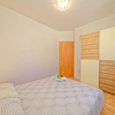 Holiday Homes In Rabac 36078 Hébergement de vacances *
