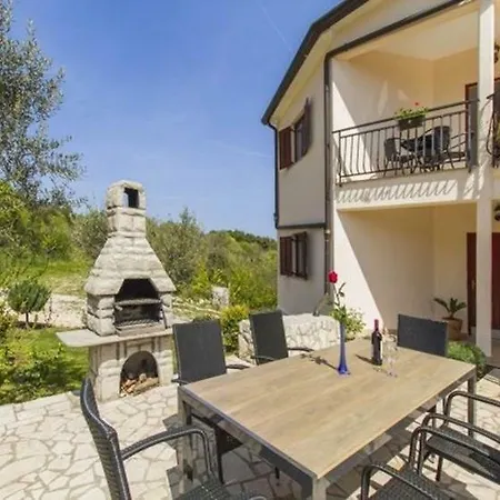 Holiday Homes In Rabac 36078 Brovinje