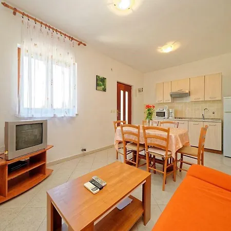 Holiday Homes In Rabac 36078 Tatil Evi Brovinje