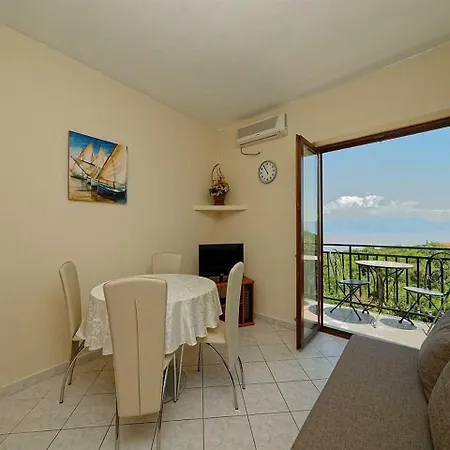 Holiday Homes In Rabac 36078 * Brovinje